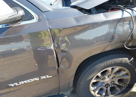 2017 GMC Yukon Xl Slt z USA, uszkodzony, nr VIN 1GKS1GKC4HR391851